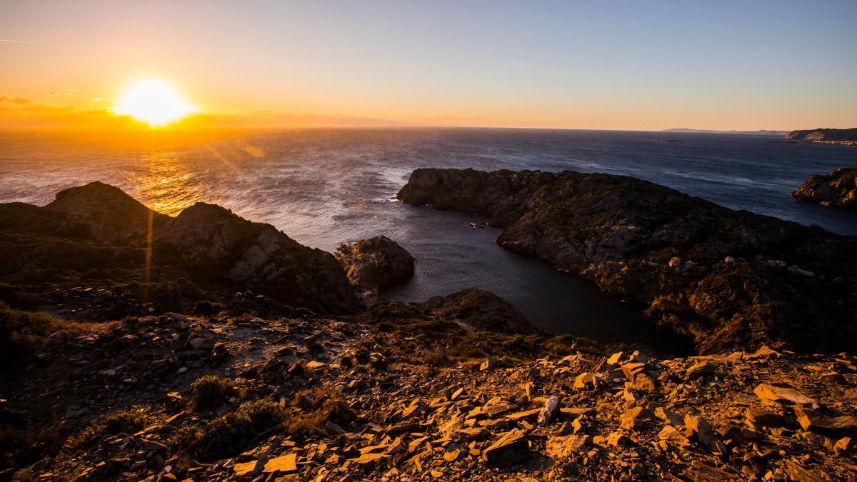 Amanecer en el Cabo de Creus (Girona).