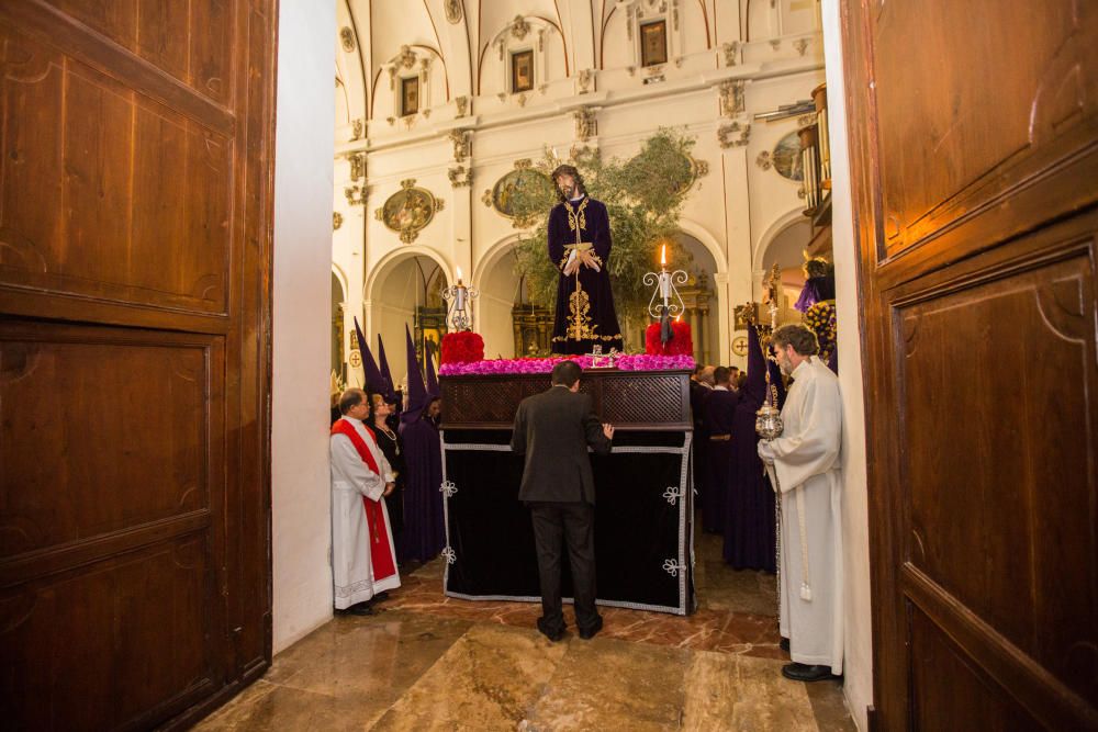 Santo Entierro de piedra y silencio