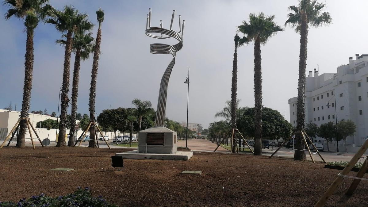 Monumento a la comunidad judía instalado en Torremolinos, obra de un orfebre Lucentino.