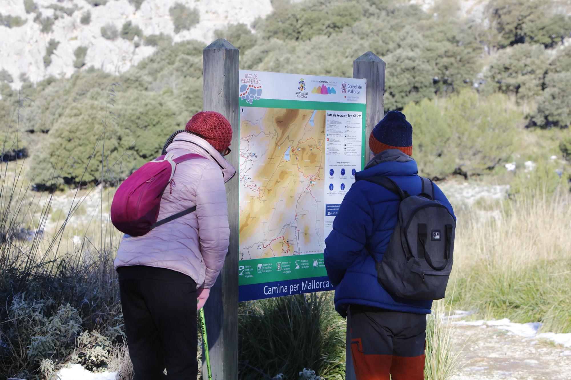 Schnee in der Tramuntana - Wanderung am Stausee Cúber auf Mallorca