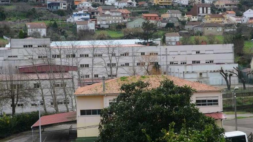 El IES Johán Carballeira, al fondo. // Gonzalo Núñez