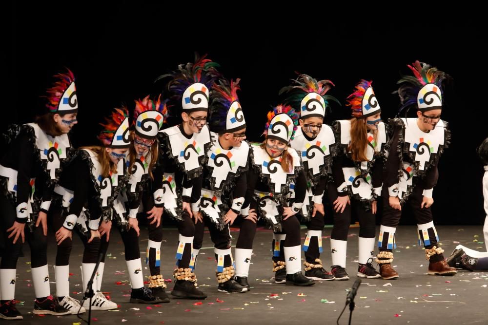 Desfile infantil de disfraces en el Jovellanos