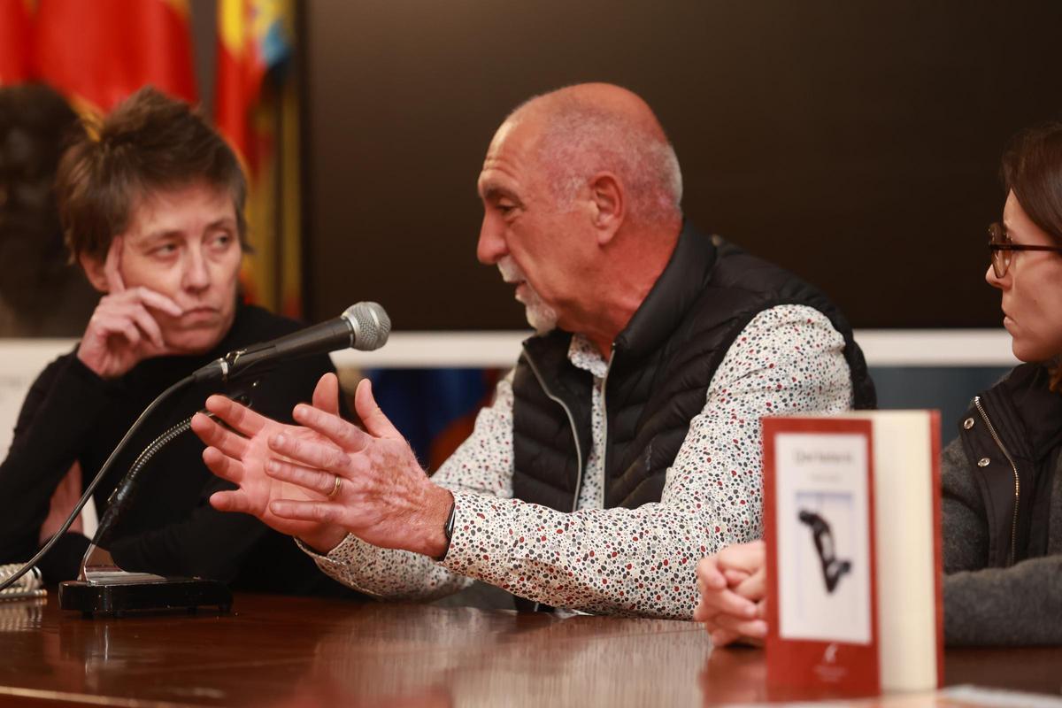 Las imágenes de la entrega en Vila-real de los premios a los relatos juveniles de Castelló Negre