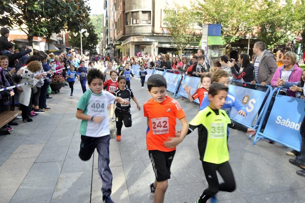 Carrera solidaria contra el cáncer de mama en Mieres