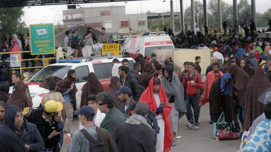 Austria prevé recibir hoy unos 10.000 refugiados procedentes de Hungría