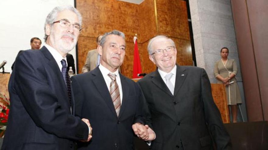 José Regidor (i), Paulino Rivero (c) y Eduardo Doménech. i LA PROVINCIA/DLP