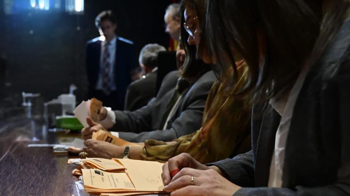 Recompte del vot de residents a l’estranger a Extremadura.Eleccions a Extremadura. Recompte del vot de residents a l’estranger (CERA). | CARLOS GIL