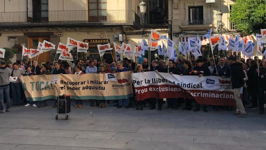 Protesta sindical contra el Consell por la composición de la Mesa de Negociación