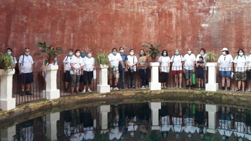 Los participantes en el interior de la cúpula del molinar