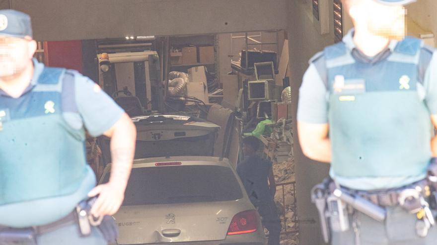 Guardias civiles alertan de que no se garantiza el derecho a la intimidad de los detenidos en el Palacio de Justicia de Orihuela