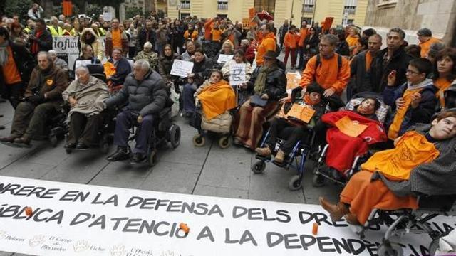 Bienestar Social reclama a dependientes menores de edad la declaración de la renta