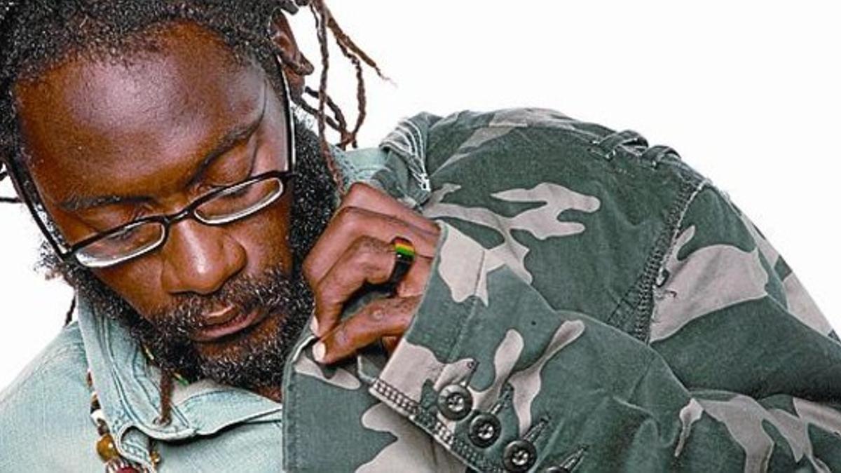 El emergente cantante de reggaeTarrus Riley.