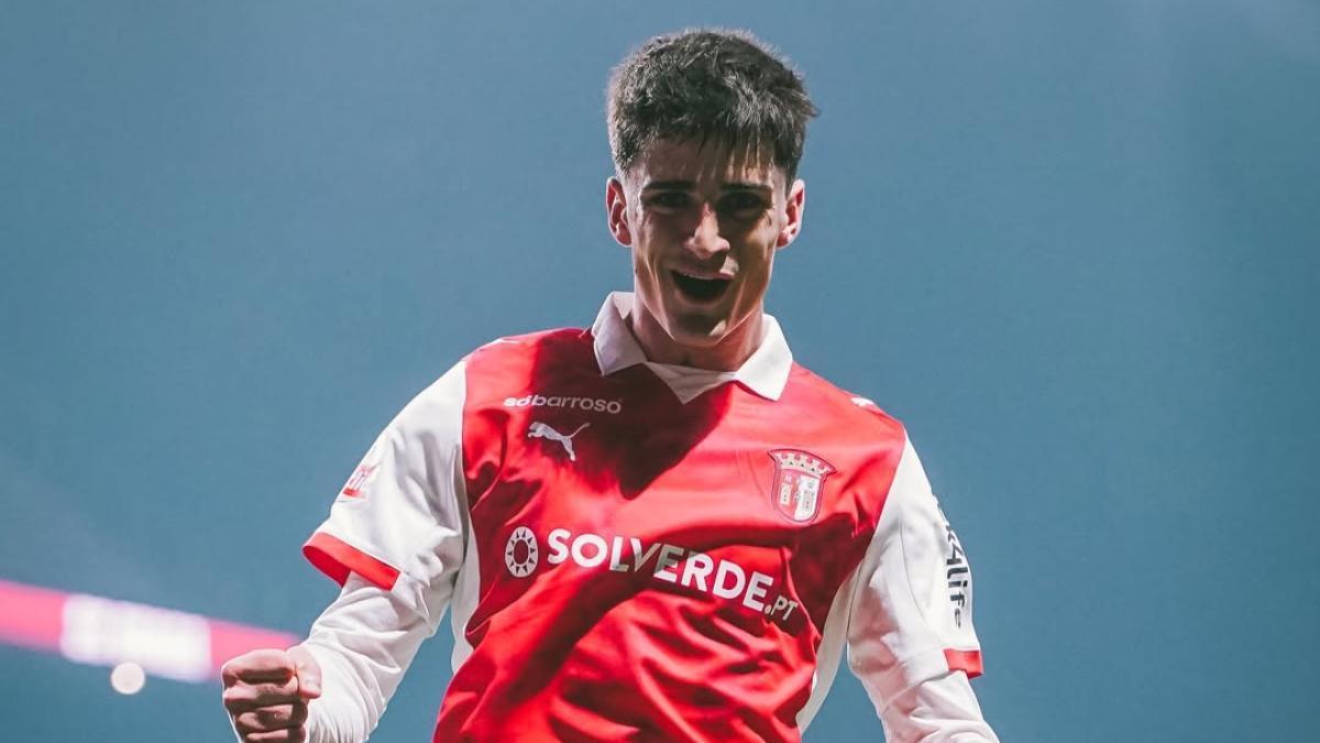 Pau Víctor no desaprovecha la oportunidad para anotar en Europa League