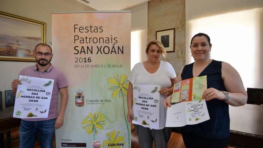 Presentación de la actividad de recogida de hierbas de San Xoán en el salón de plenos. // G. Santos