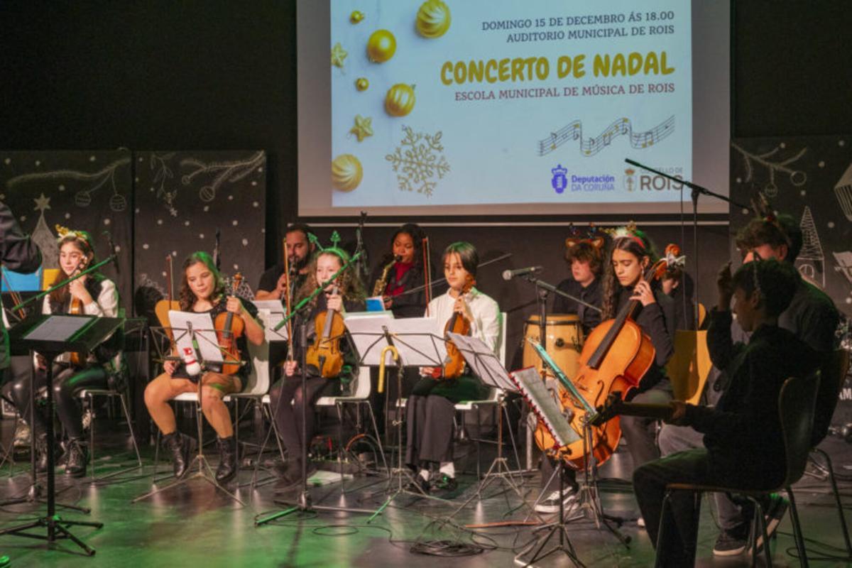 Concerto de Nadal da Escola Municipal de Música de Rois Concerto de Nadal da Escola Municipal de Música de Rois