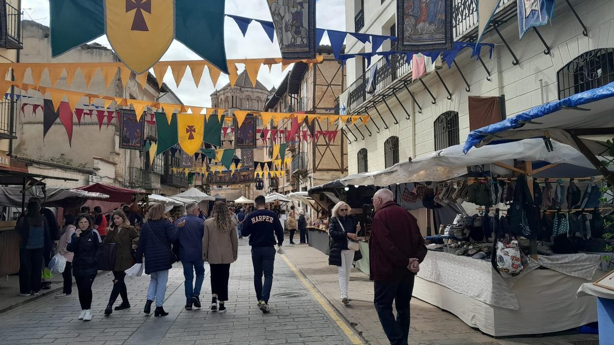 GALERÍA | El viernes de la Fiesta de la Vendimia de Toro arranca con la inauguración del mercado medieval