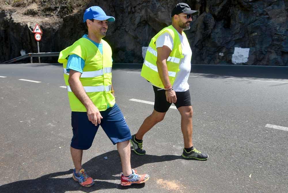 Peregrinos camino de Teror por las fiestas del Pin