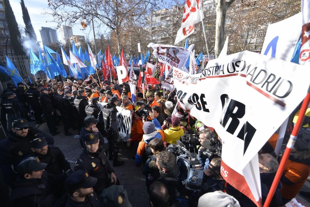 Manifestación de trabajadores de Alcoa en Madrid