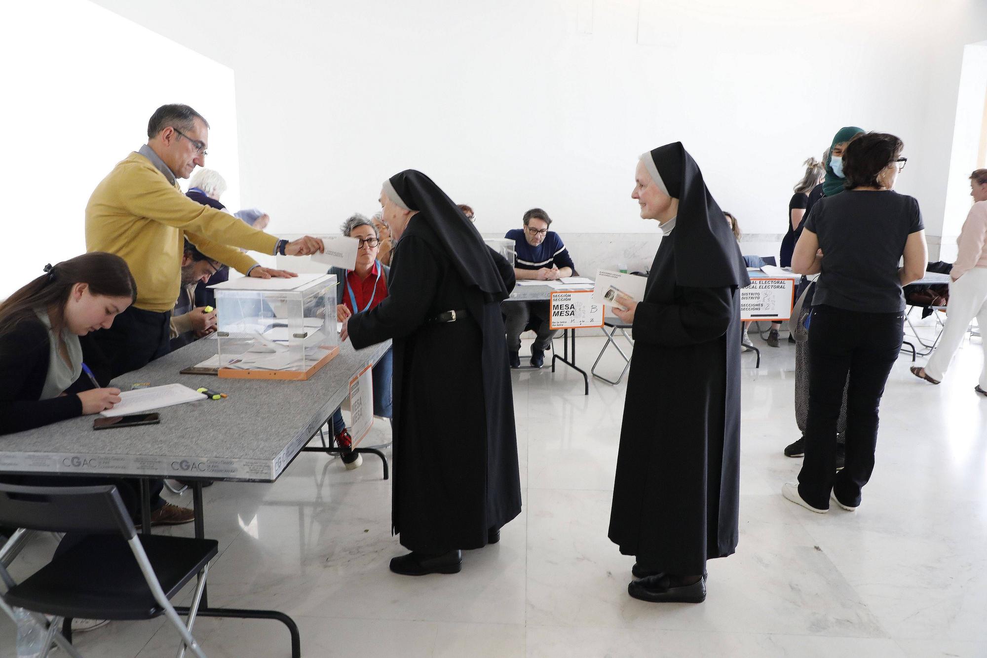 Así fue la jornada electoral en Santiago: las imágenes