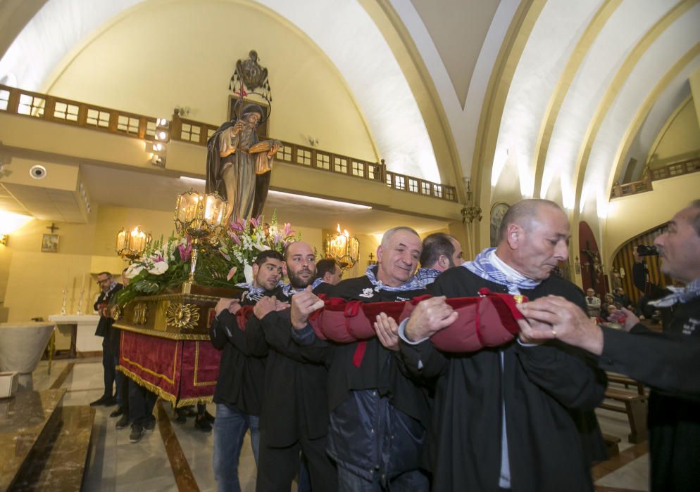 La procesión salía desde la plaza del Hospital Viejo