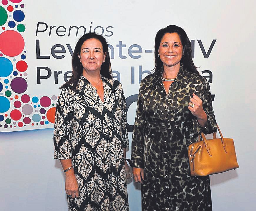 Isabel Giménez y Leonor Vargas, directora general y directora financiera de la Fundación de Estudios Bursátiles y Financieros (FEBF).