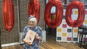 Pilarín Bayés, durante la presentación de su libro número 1.000, titulado ’1.000 motius per viure’.