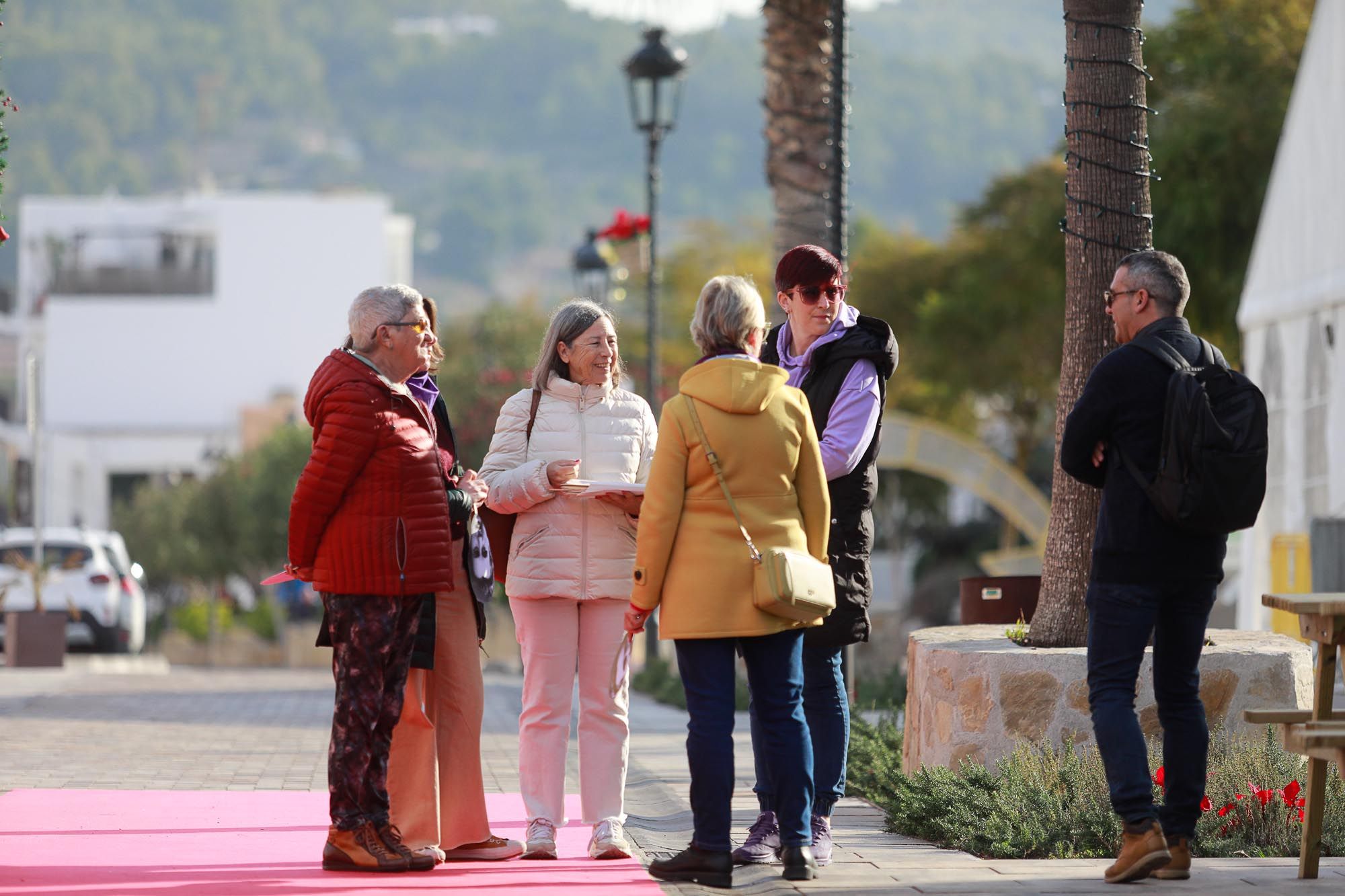 Protesta feminista a las puertas del Ayuntamiento de Sant Josep