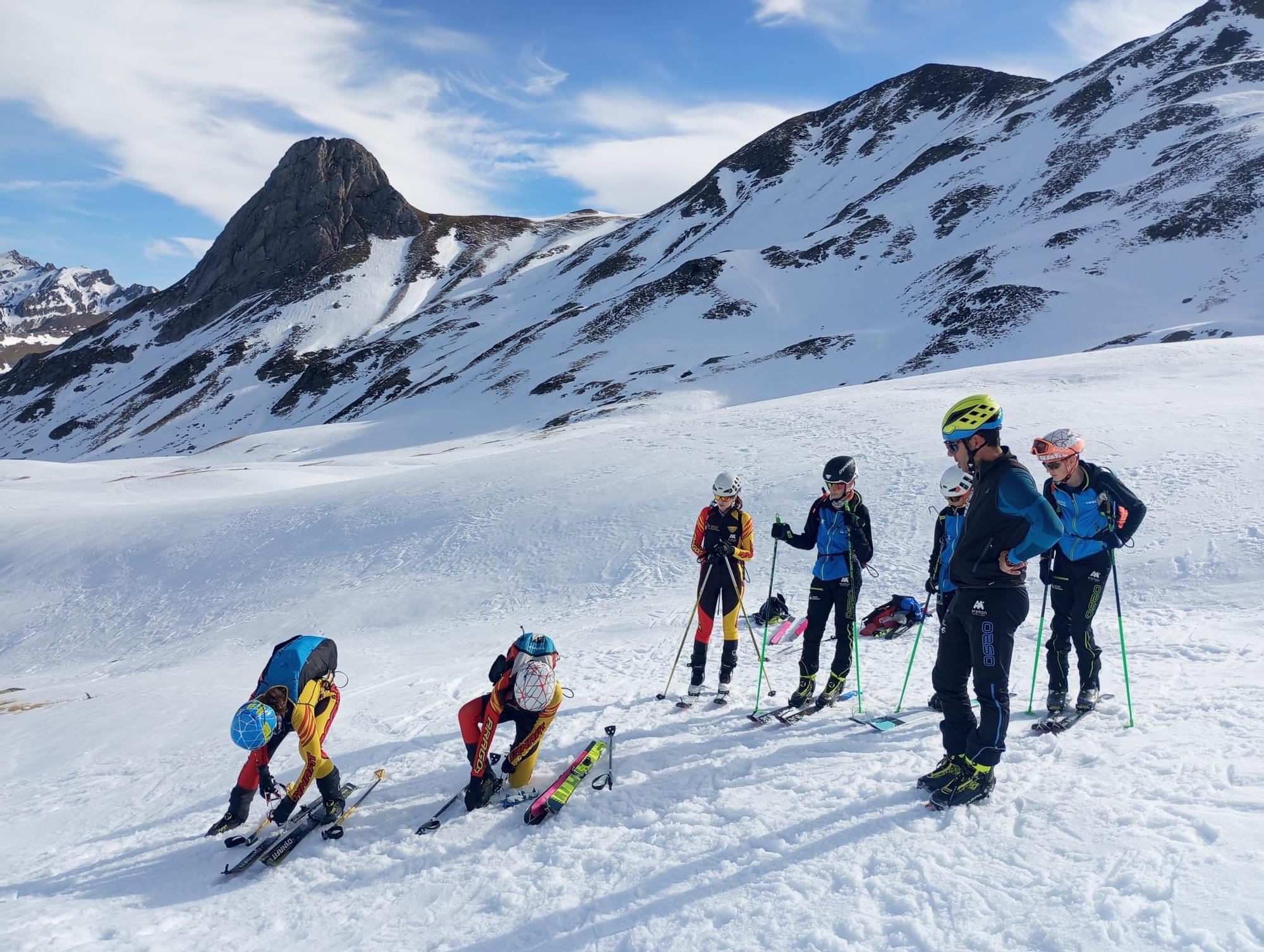 Un día con el grupo de tecnificación de esquí de montaña de la Federación Aragonesa