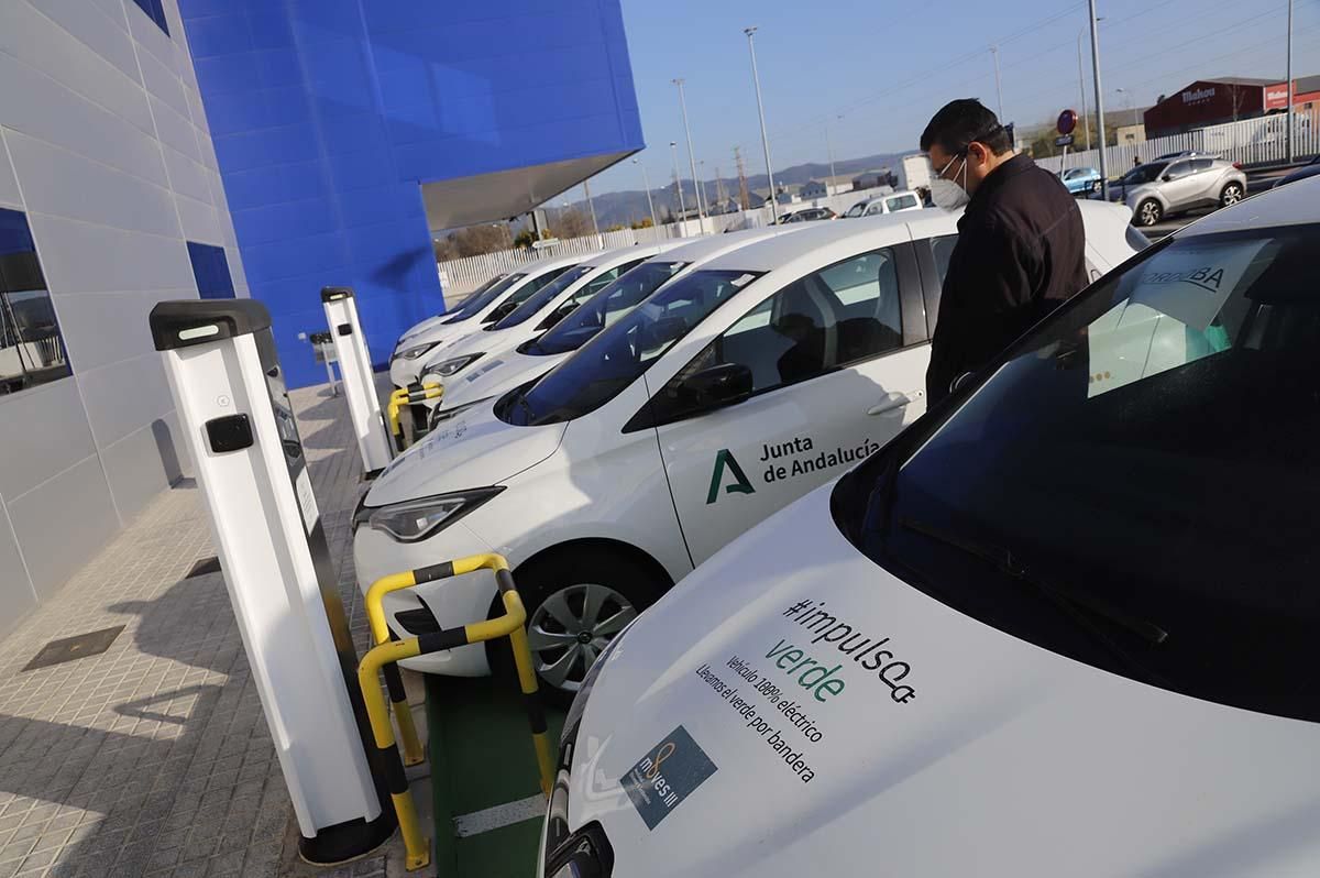 Los nuevos vehículos 100% eléctricos de la Junta de Andalucía en Córdoba