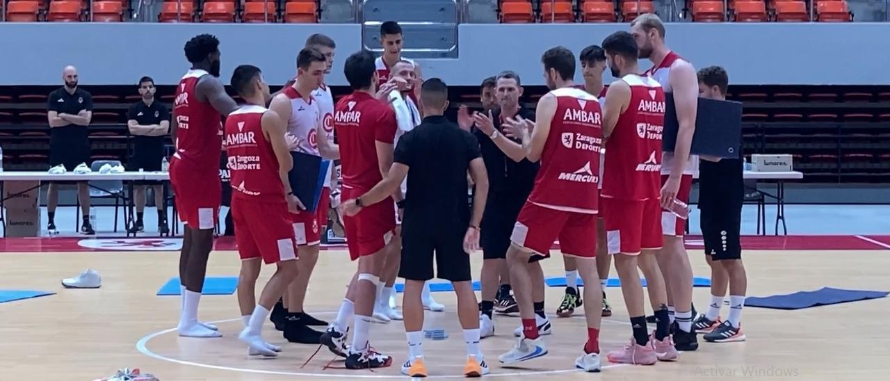 Nuevo entrenamiento de pretemporada del Casademont Zaragoza a las órdenes de Martin Schiller