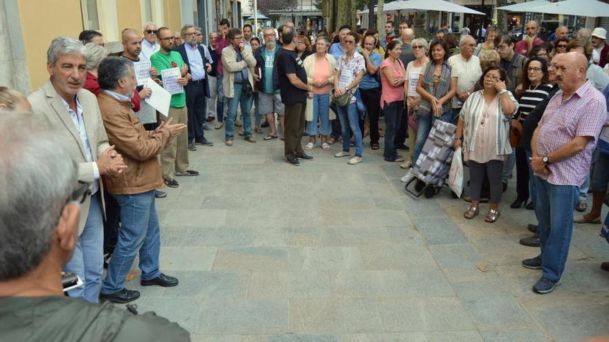 Concentració a Blanes per rebutjar l&#039;empresonament de Jordi Cuixart i Jordi Sánchez