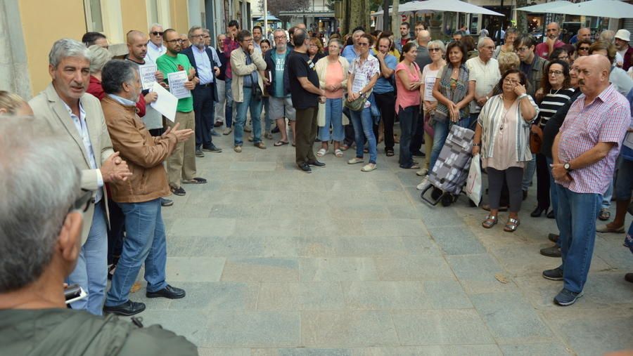 Concentració a Blanes per rebutjar l''empresonament de Jordi Cuixart i Jordi Sánchez