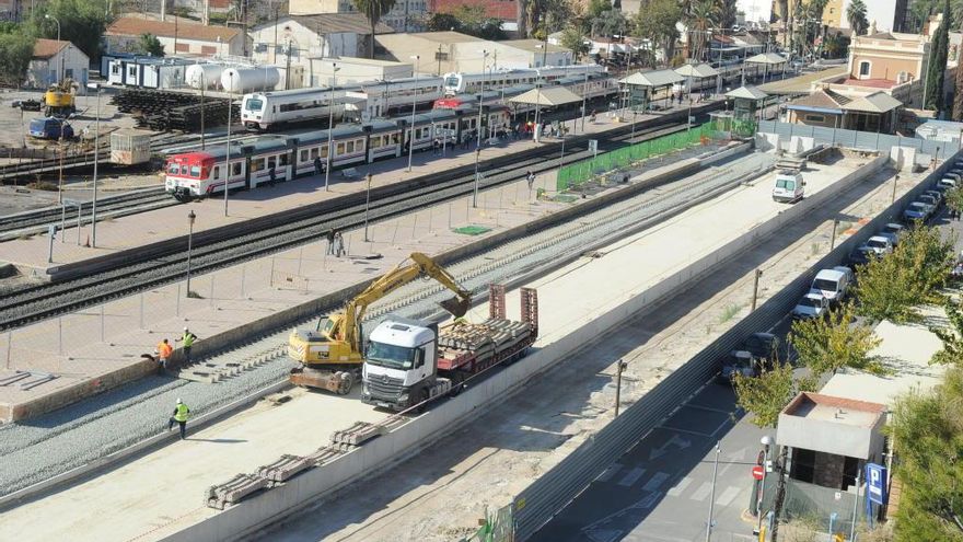 Imágenes de las obras para llevar el AVE a Murcia.