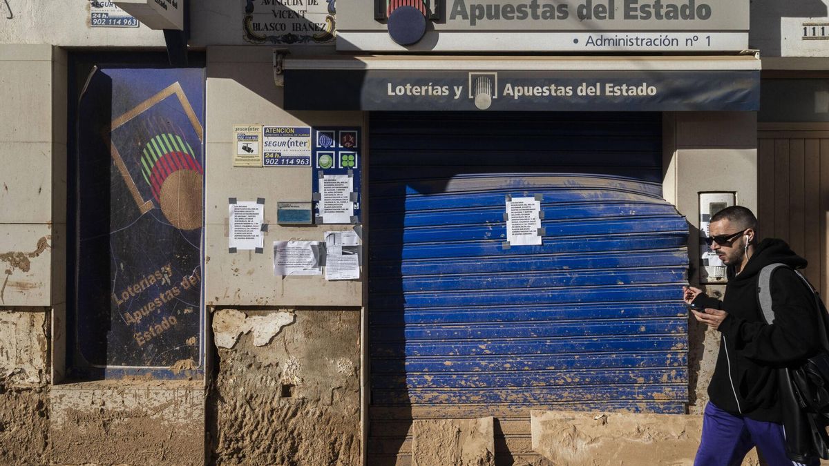 VLC. HOR. Massanassa. Administración de loteria de Massanassa, cerrada por los daños de la DANA del 29 de octubre de 2024. RIADA HISTÓRICA . NEGOCIOS CERRADOS DANA 2024 . GOTA FRÍA . INUNDACIONES EN LA RIBERA ALTA . L'HORTA SUD . LOS SERRANOS . CAMP DEL TURIA . LA HOYA DE BUÑOL . REQUENA-UTIEL