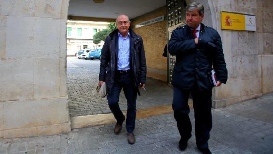 La Guardia Civil interroga a Novo sobre donaciones irregulares al PP La Guardia Civil interroga a Novo sobre donaciones irregulares al PP