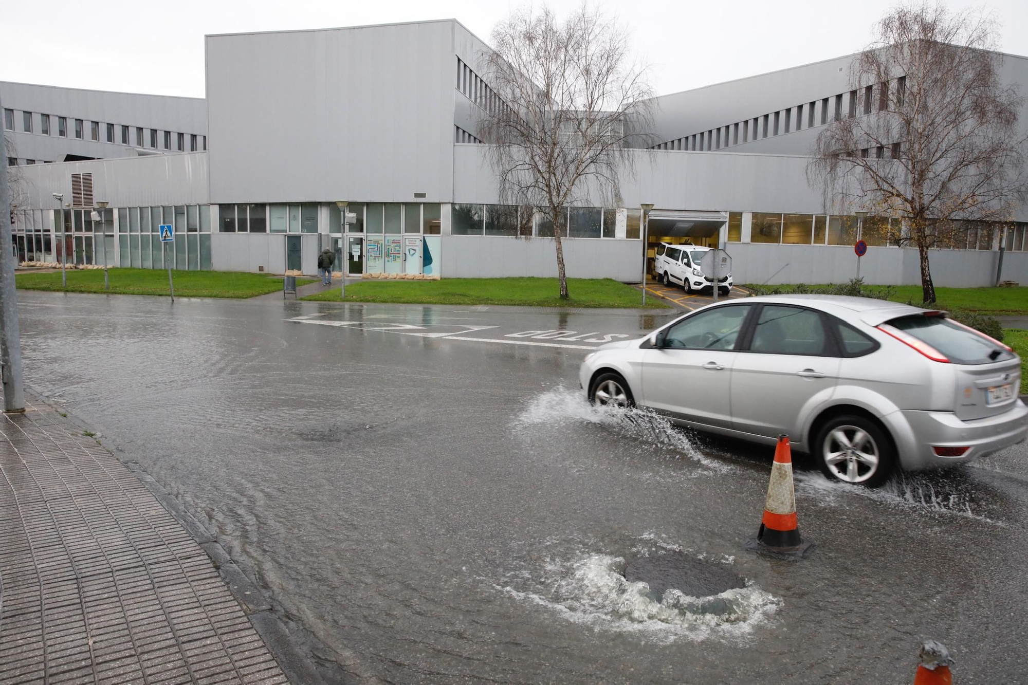 En imágenes: La segunda jornada del temporal azota Gijón