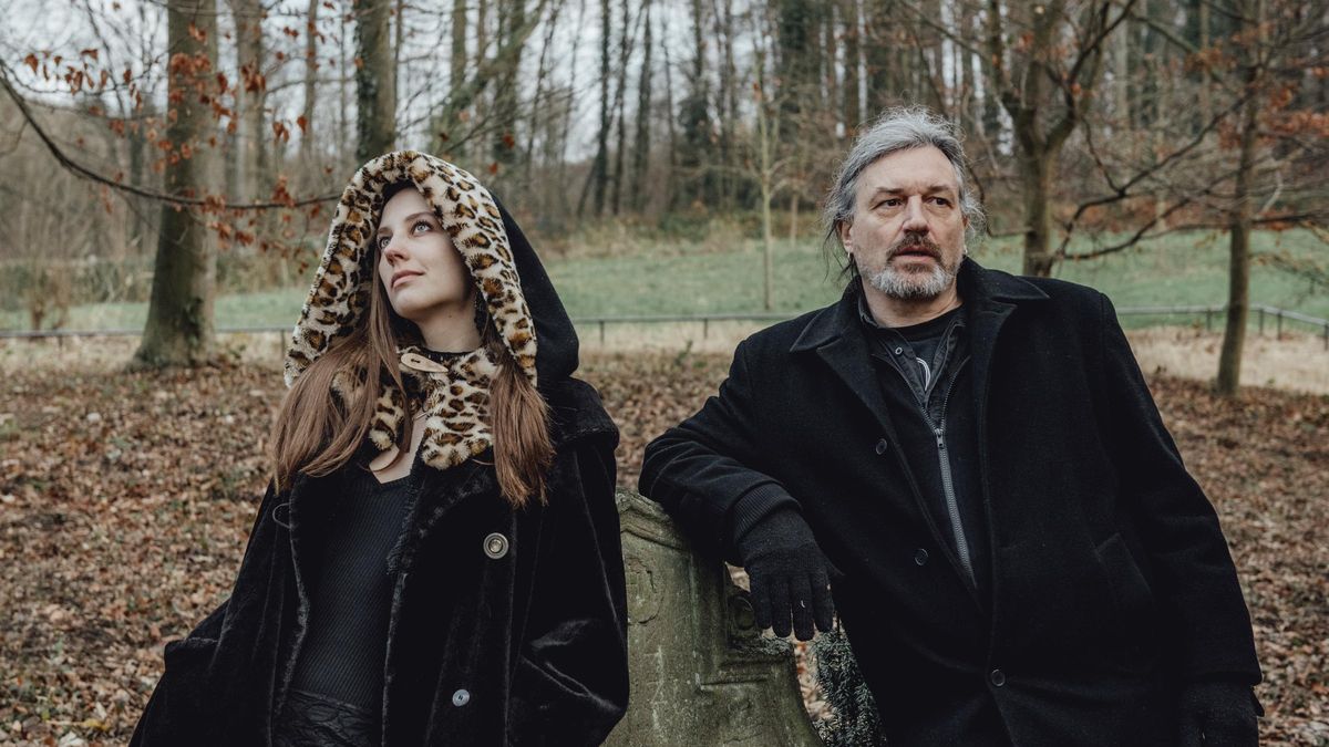 Marty Willson-Piper y Olivia Elektra actúan este sábado en Sos del Rey Católico.