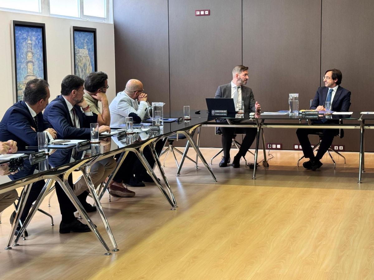 El nuevo director del puerto alicantino se ha incorporado este lunes al consejo de la APA.