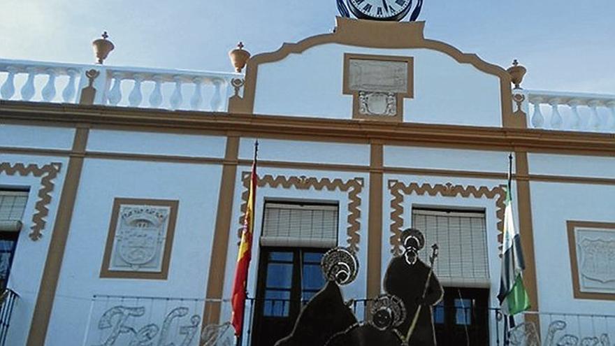 Un fallo en el reloj del Ayuntamiento de Montijo deja a los vecinos sin campanadas