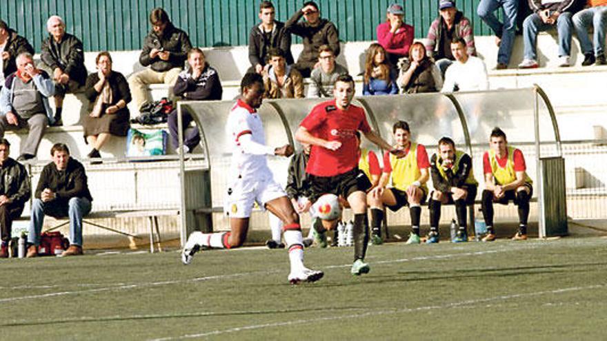 Instante del partido jugado ayer por el Campos y Mallorca B.