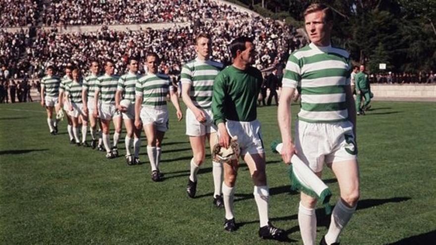 Los jugadores del Celtic saltan al campo en Lisboa en 1967.