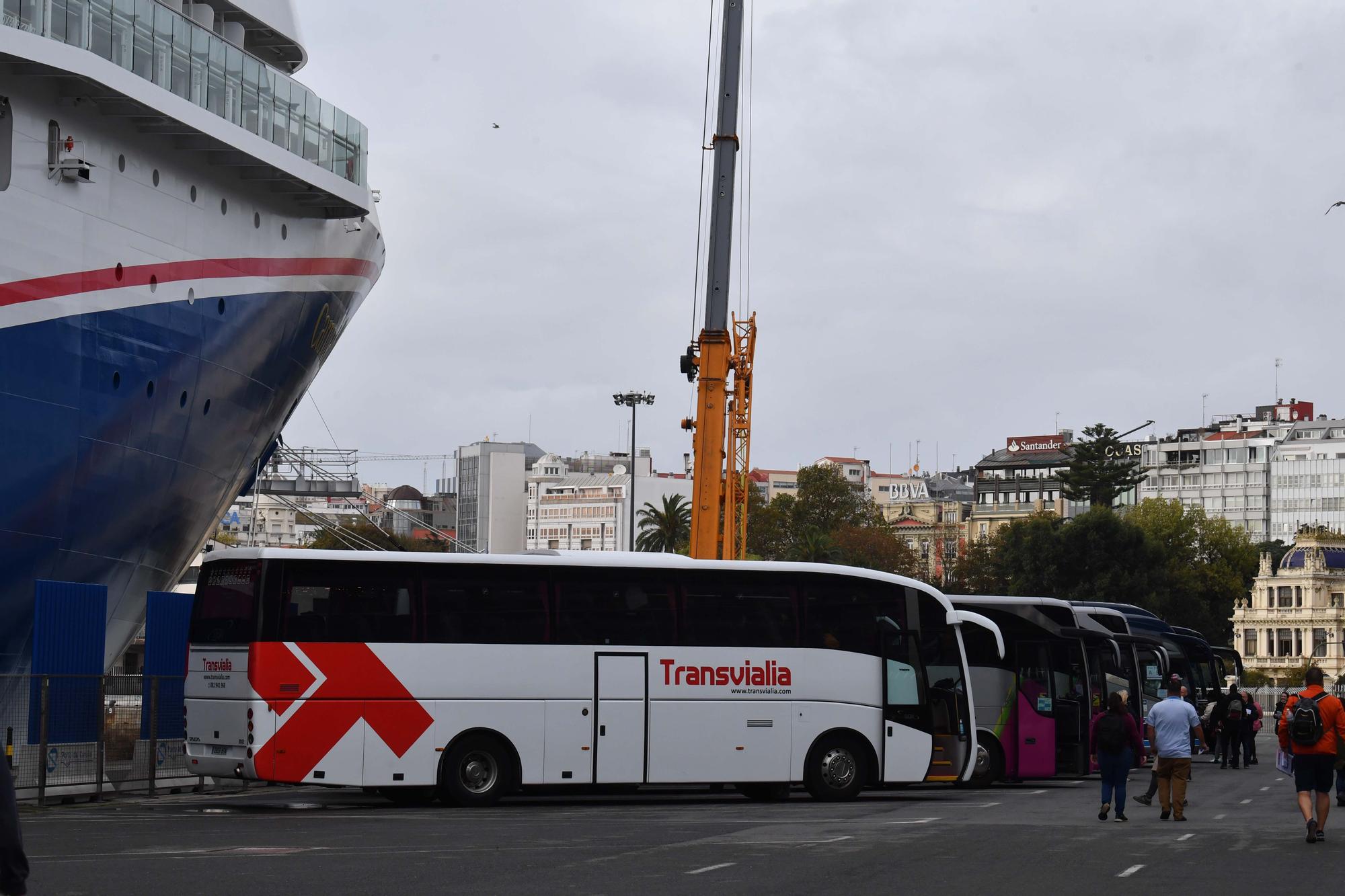 El crucero 'Carnival Celebration' hace su primera escala en A Coruña