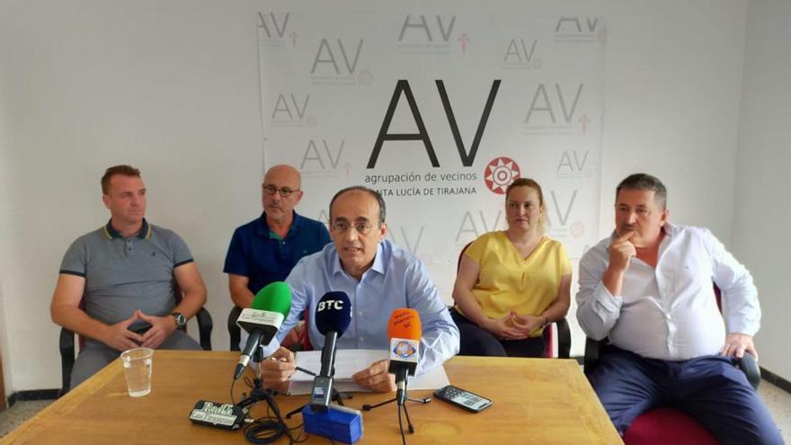 De izquierda a la derecha, Rubén Bordón, Jacinto Reyes, Manuel Hernández, Lucía y Jose Luis Araña, este viernes durante la rueda de prensa.