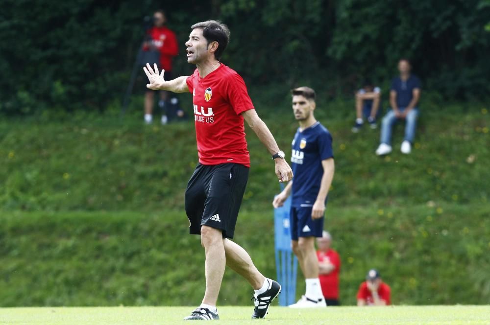 Alemany y Murthy, atentos al entrenamiento