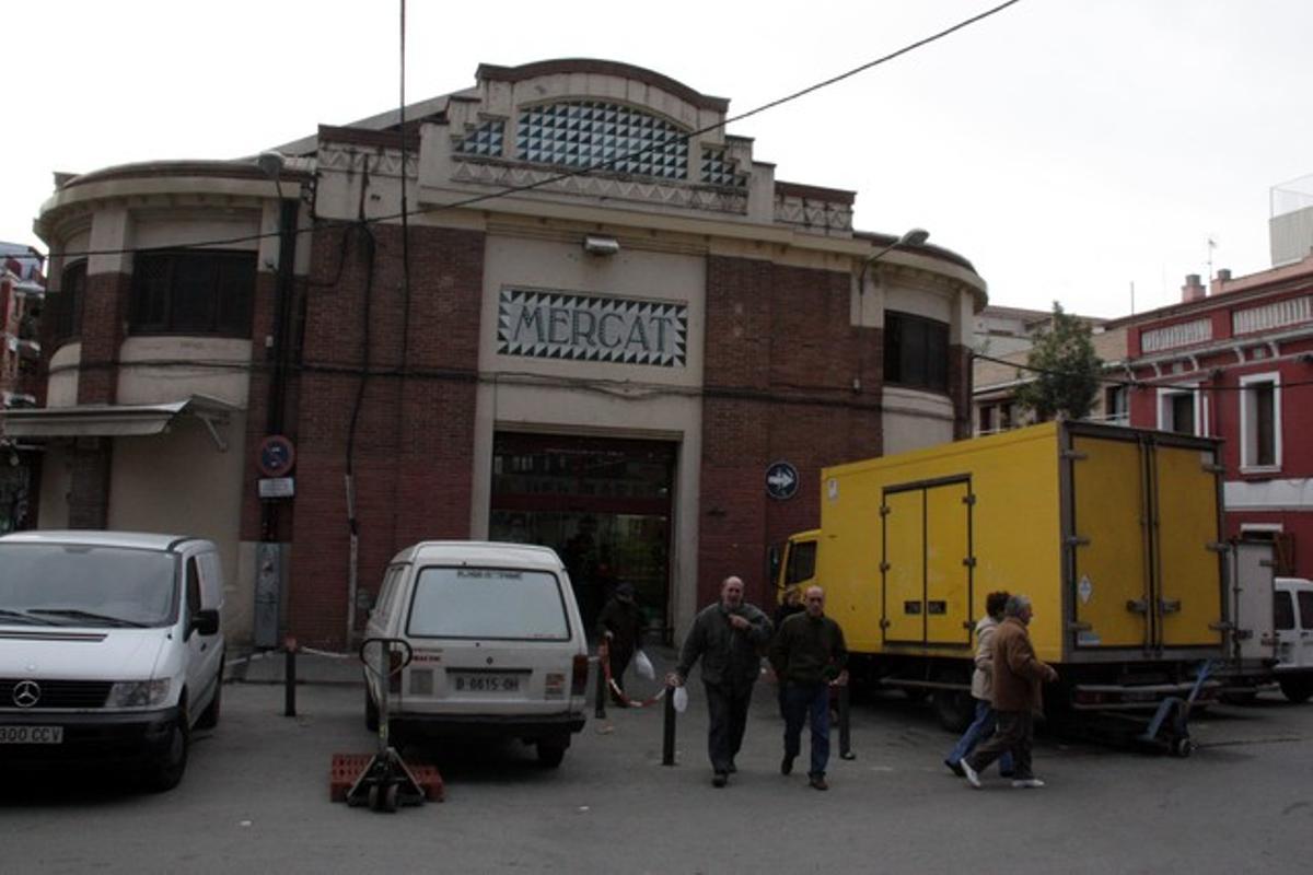 Imatge actual de la façana del Mercat Sagarra de Santa Coloma de Gramenet.