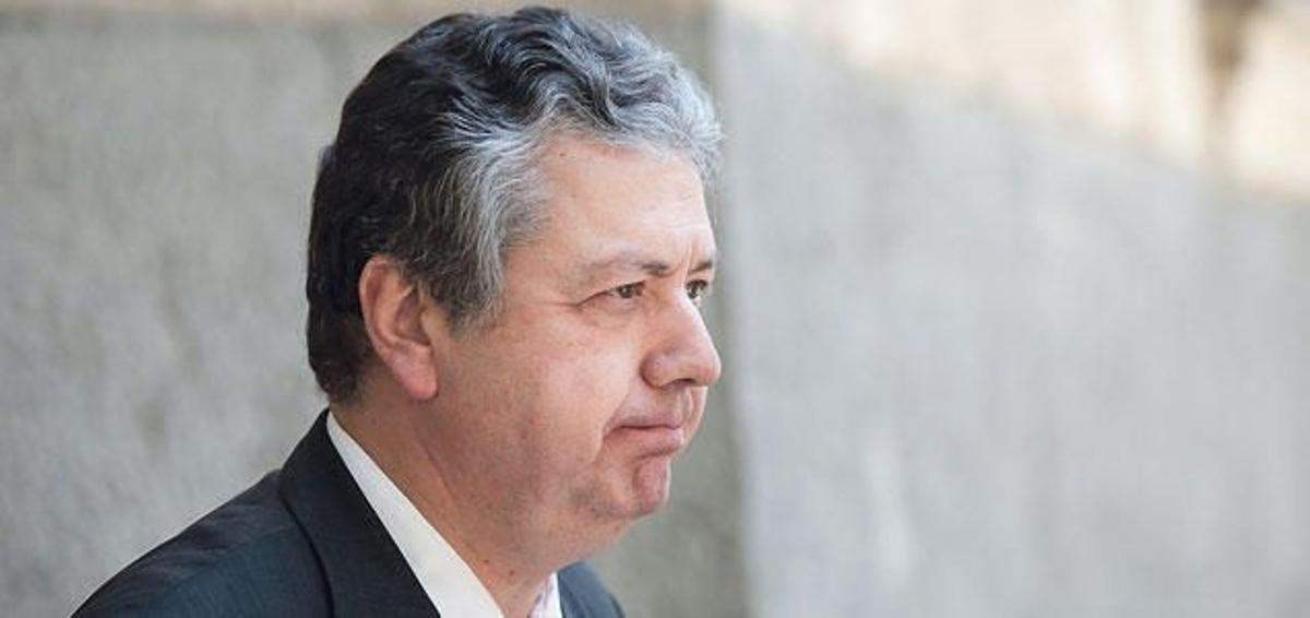 El otrora delfín de Jordi Pujol, Joan Maria Pujals, saliendo de la Audiencia. Mientras declaraba como testigo, se le escuchó un "això és patètic!".