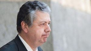 El otrora delfín de Jordi Pujol, Joan Maria Pujals, saliendo de la Audiencia. Mientras declaraba como testigo, se le escuchó un això és patètic!.