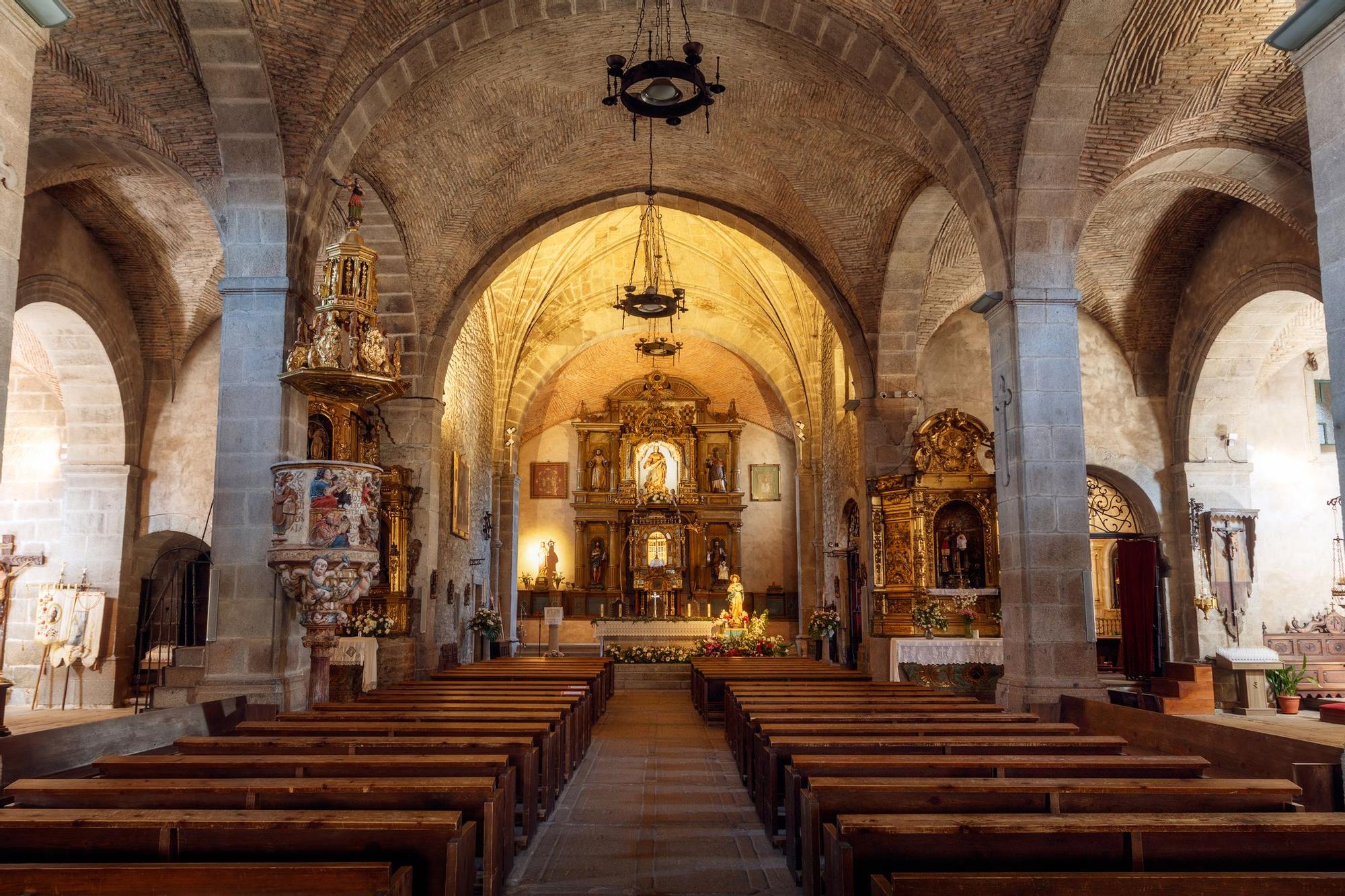 La iglesia es una joya neoclásica construida por el mismo arquitecto que intervino en la catedral Nueva de Salamanca