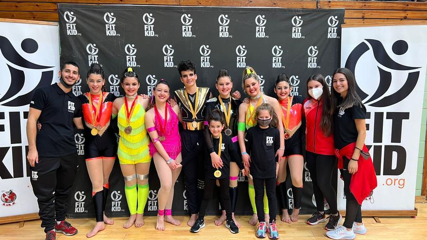 Tres ors, dues plates i un bronze per al Fit Kid Navàs al Campionat de Catalunya de solos i duos