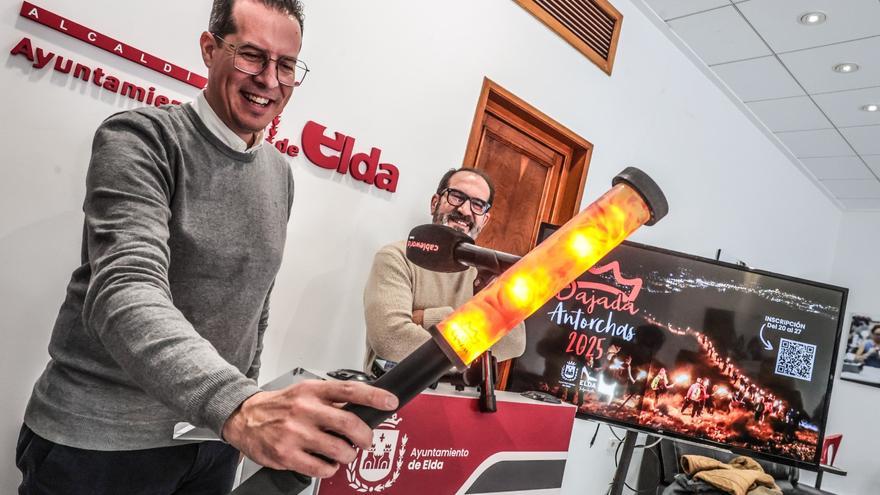Elda estrenará nuevas antorchas para la bajada del monte Bolón